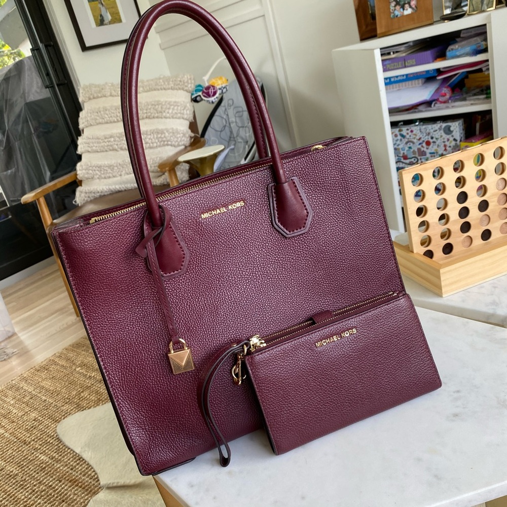 Michael Kors Mercer purse and wallet